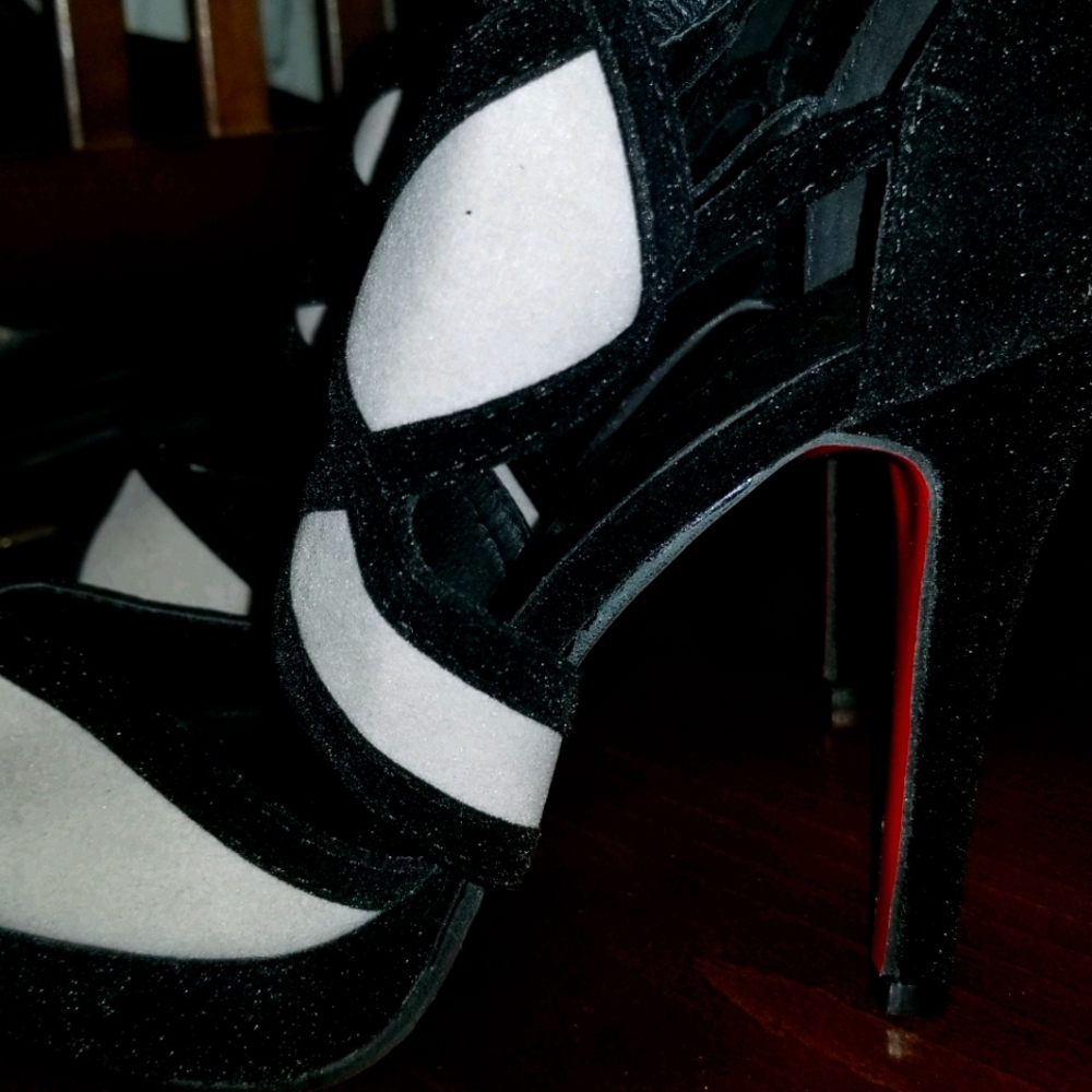Shoes - Picture 2 of 3